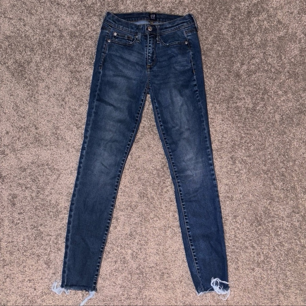 Gap women’s True Skinny jeans size 26